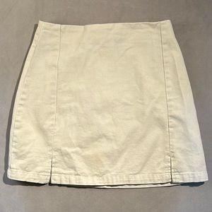 Brandy Melville J Galt Cream Canvas Miniskirt Zip Back Front Slits EUC Small